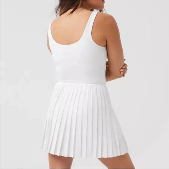 Aerie NWT Pleated Skirt Dress with built-in shorts in White Size Medium - Picture 2 of 8